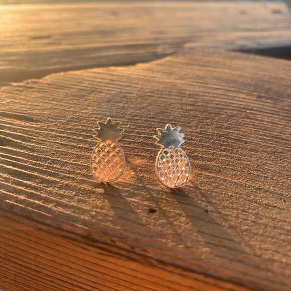 PINEAPPLE  ♡ Stud earrings - Picture 6 of 8